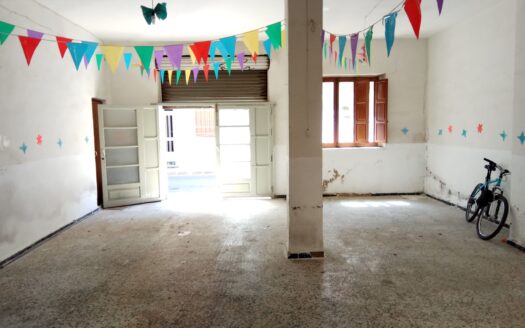 Bajo en venta junto a Infanta Elena