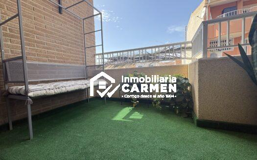 Amplia vivienda en la zona de Campoamor con terraza.